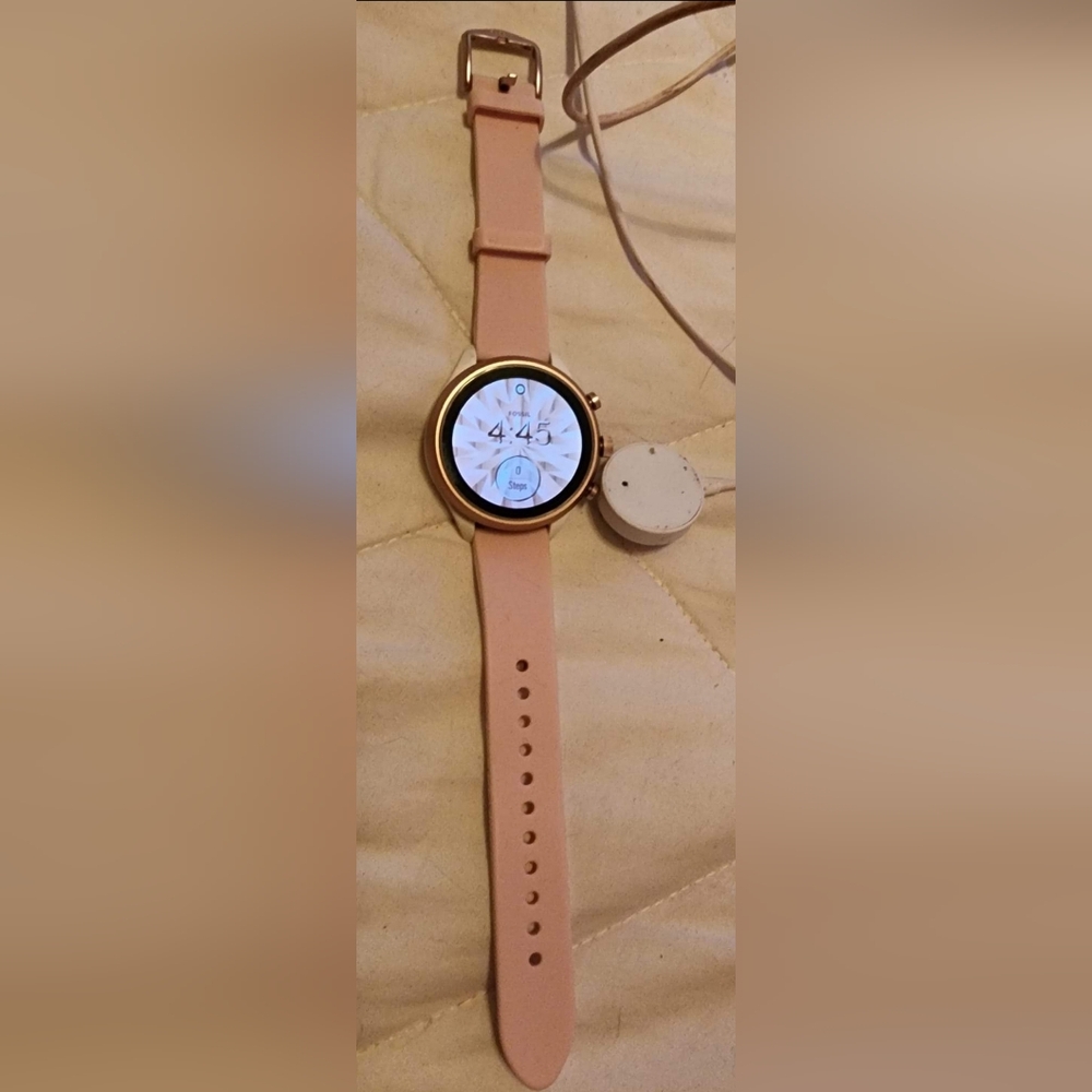 Fossil Gen 4 Android OS 4.4 Touchscreen Smartwatch. GUC. With box & all papers.